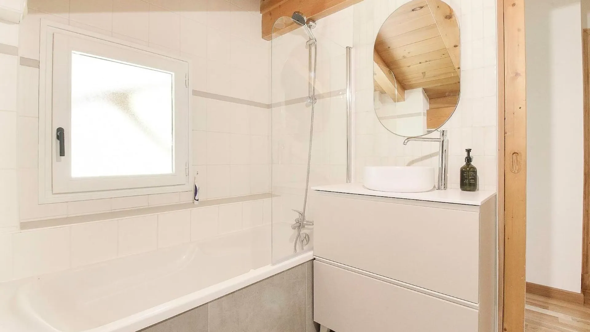 Chalet Bechar - 8Pax Renove - Garden - Sauna - Jacuzzi - Vue Sur La Chaine Du Mont-Blanc Les Houches