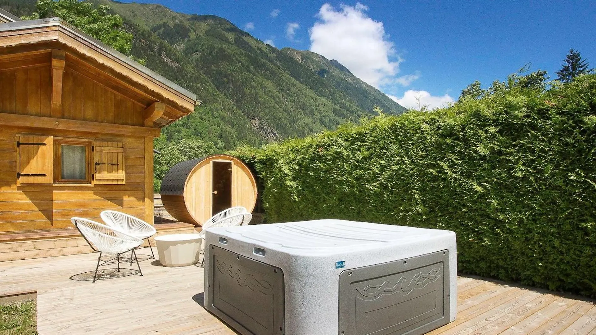 Chalet Bechar - 8Pax Renove - Garden - Sauna - Jacuzzi - Vue Sur La Chaine Du Mont-Blanc Les Houches